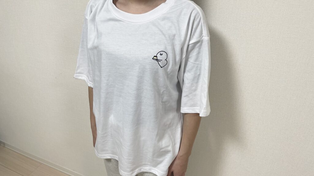 Tシャツとロングパンツ